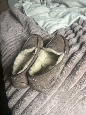 UGG Kids Tasman Shearling-Lined Slippers - Taupe Suede